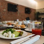 Townhouse 33 Boutique Hotel