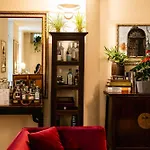 Townhouse 33 Boutique Hotel
